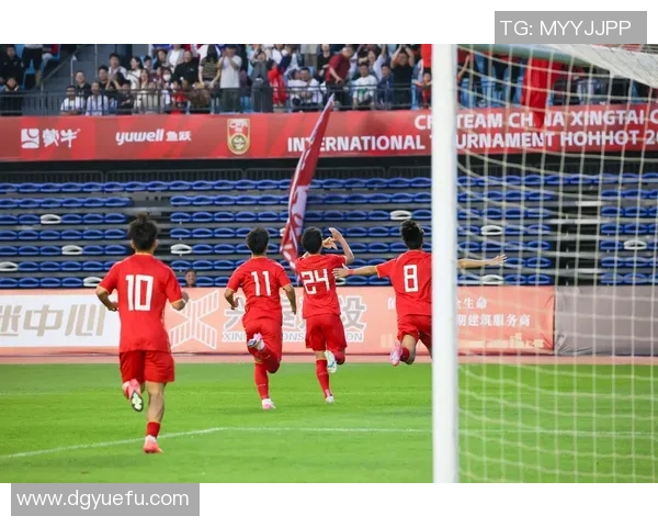 世预赛激战中国队迎战韩国队长沙掀起足球热潮球迷齐聚助威